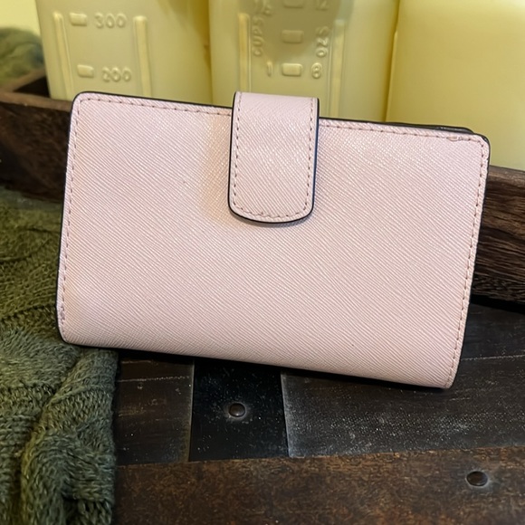 🔥🔥NEW Michael Kors Powder Blush Pink Leather Zipper Wallet Barbie Vibes🔥🔥 - Picture 2 of 7